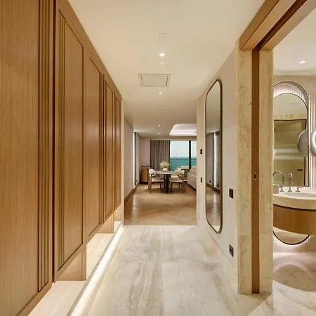 Ξενοδοχείο Regnum The Crown 5*