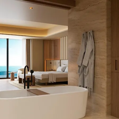 Regnum The Crown Hotel 5*