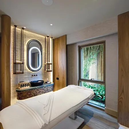 Regnum The Crown Hotel