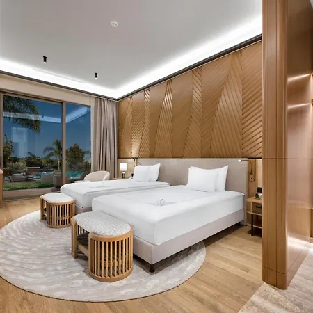 Regnum The Crown Hotel 5*