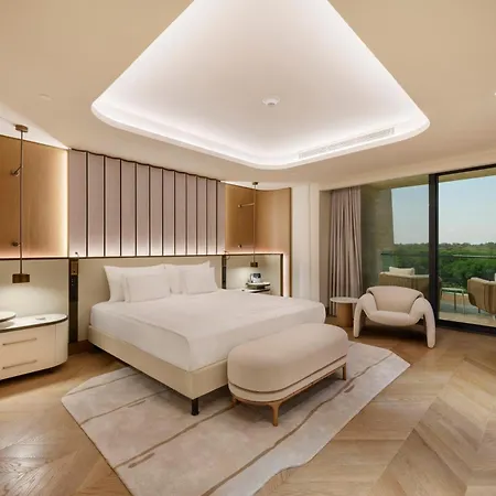 Regnum The Crown Hotel