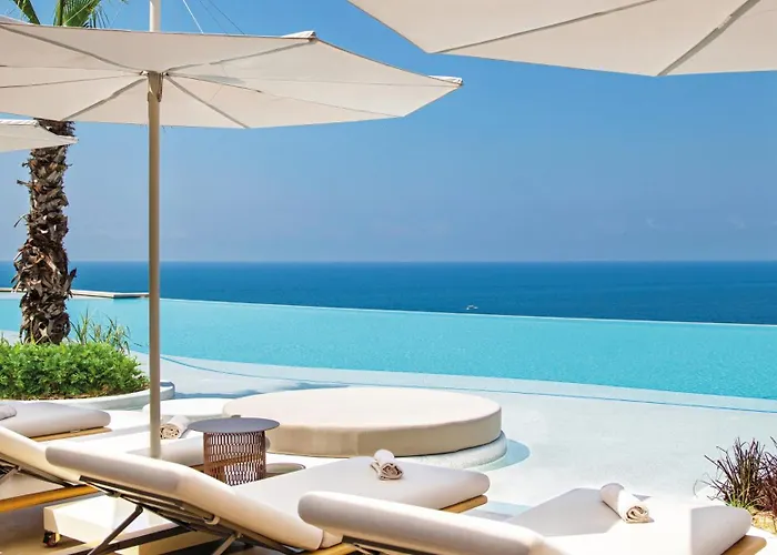 Regnum The Crown 호텔