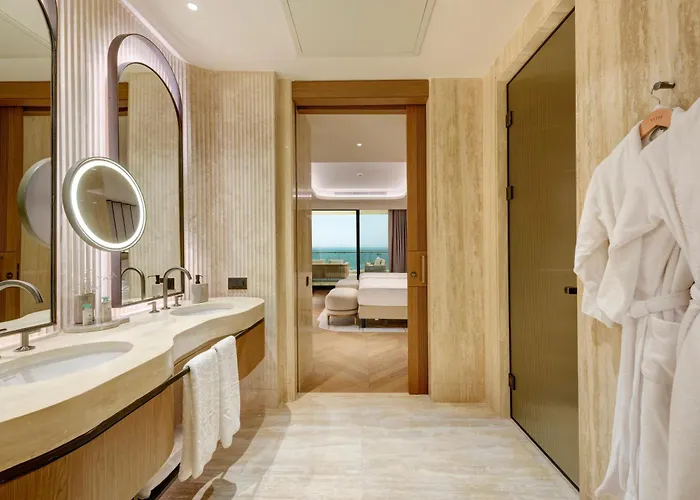 호텔 Regnum The Crown 5*