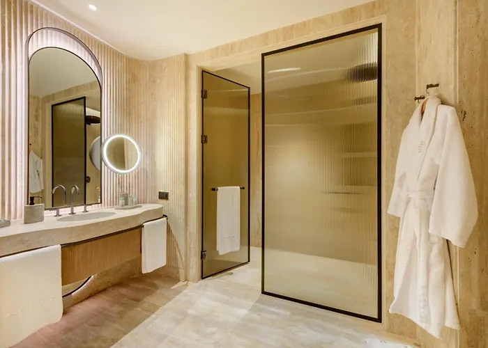 Regnum The Crown 호텔 5*