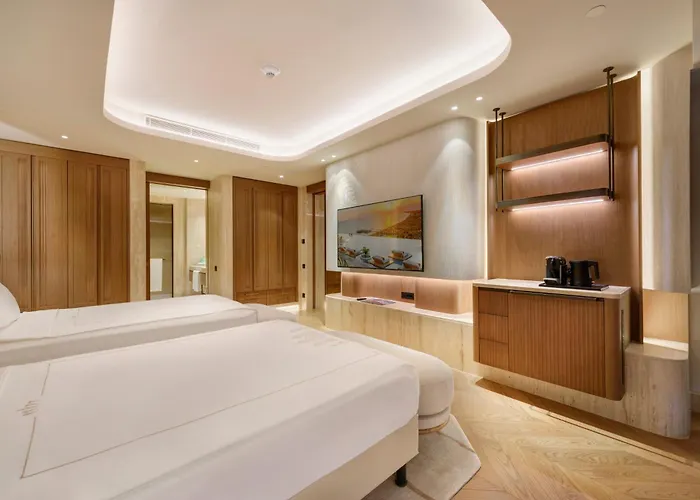 호텔 Regnum The Crown 베렉