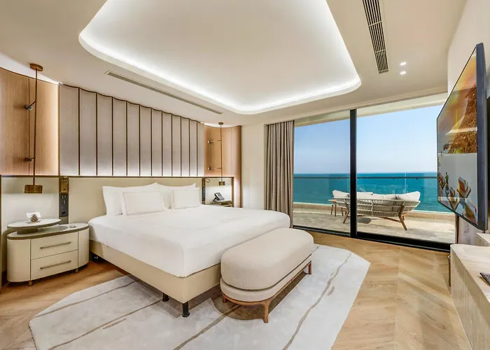 호텔 Regnum The Crown 5*