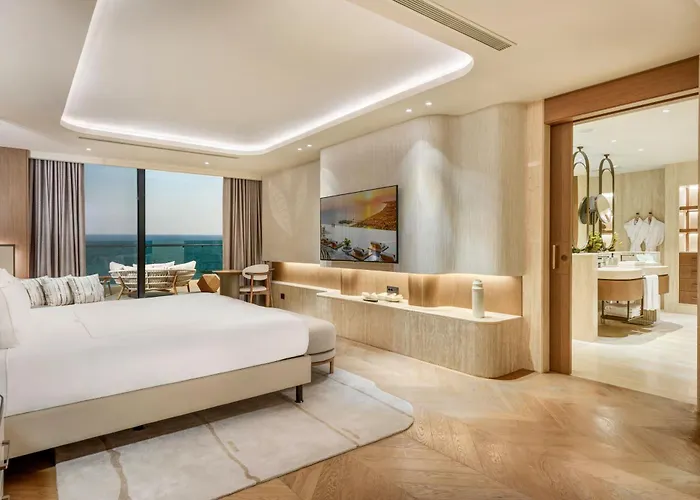 Regnum The Crown 호텔 5*