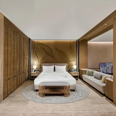 Hotel Regnum The Crown