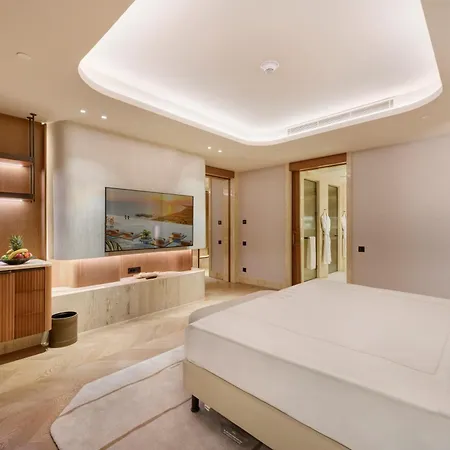 Hotel Regnum The Crown