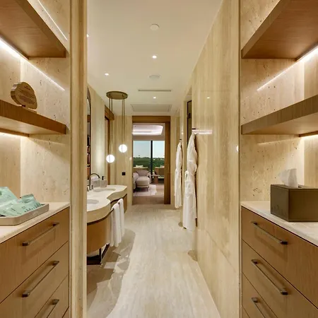 Hotel Regnum The Crown 5*