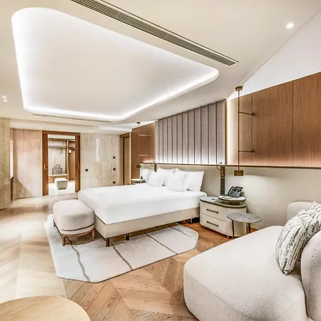 Regnum The Crown Hotel