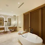 Regnum The Crown Hotel